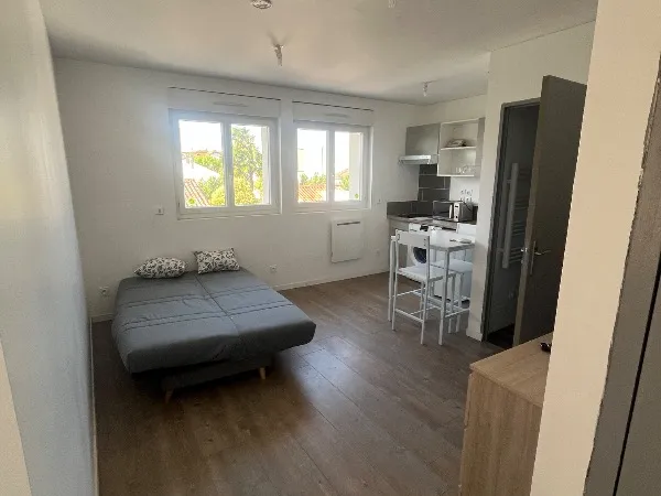 Studio centre ville ruelle sur Touvre 