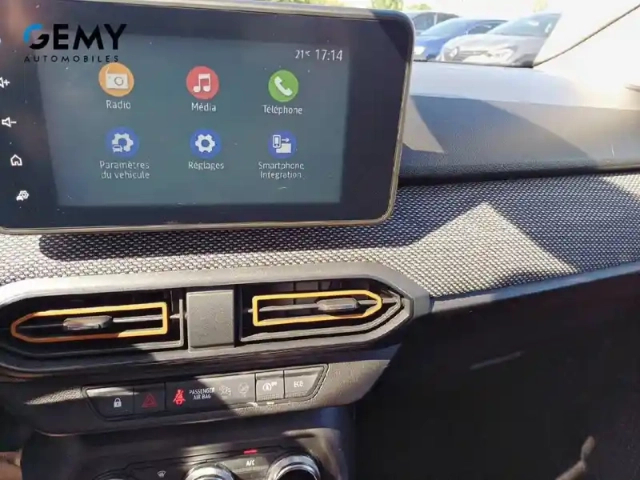 Dacia Sandero eco-g 100 - 22 — photo 13