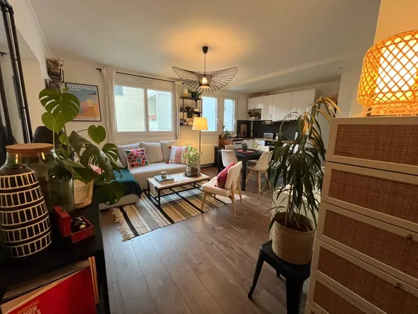 PARIS 20ème F2 de 39.3 M²+cave.