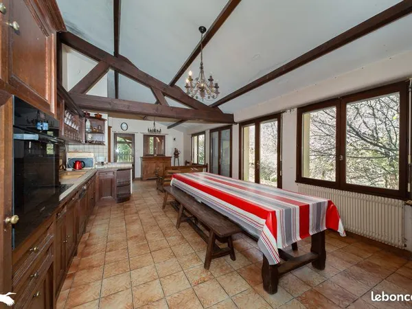 Maison 7 pièces 191 m²