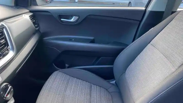 Kia Stonic 1.0 t-gdi 100 ch bvm6 — photo 22