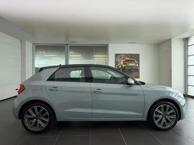 Audi A1 sportback 25 tfsi 95ch design s tronic 7 — photo 4