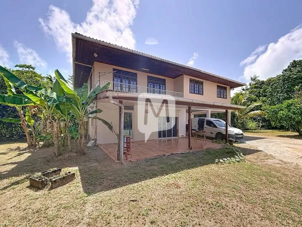 DPT GUYANE, à vendre CAYENNE ensemble immobilier sur un terrain de 1 604 m2