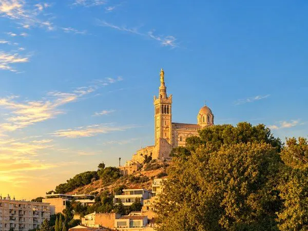 Marseille 7e - bompard / roucas blanc - t3 traversant - vue mer & notre-dame-de-la-garde