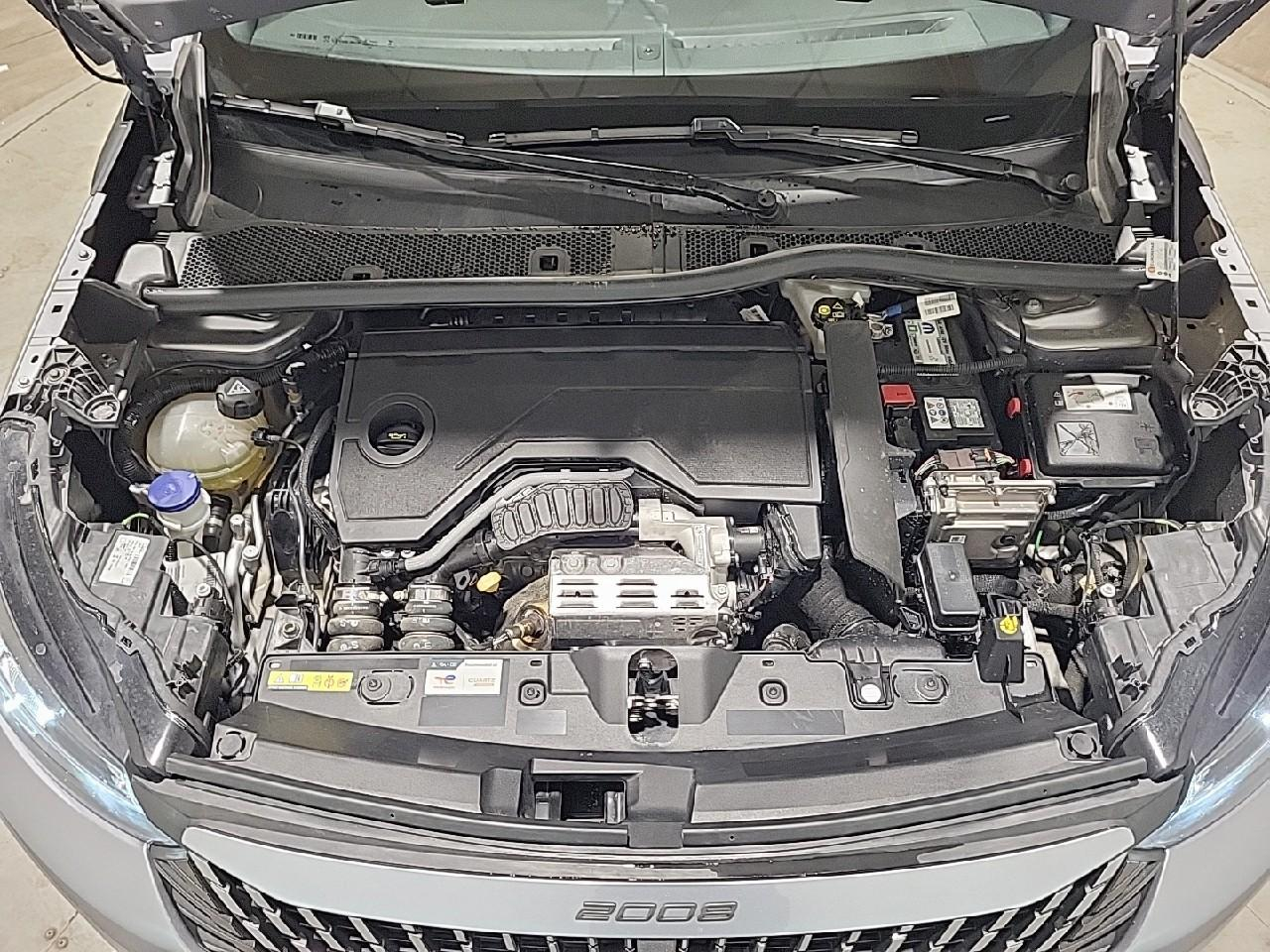 Peugeot 2008 hybrid 145 e-dcs6 allure — photo 15