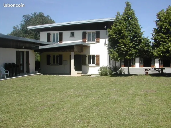 Gîte de grande capacité au coeur de la région des lacs du Jura