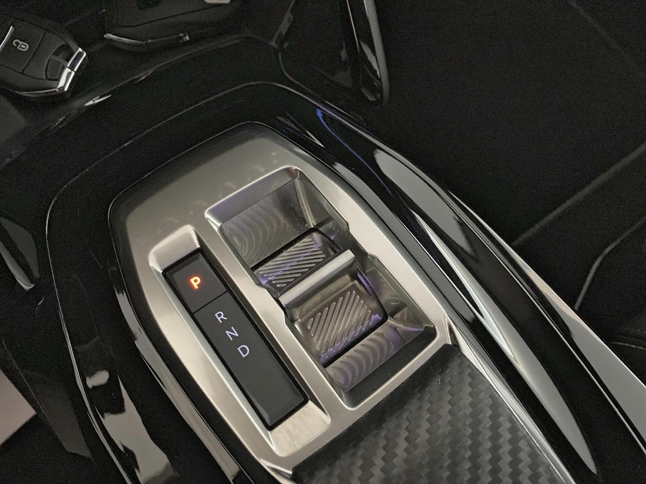 Peugeot 208 hybrid 145 ch e-dcs6 gt — photo 15