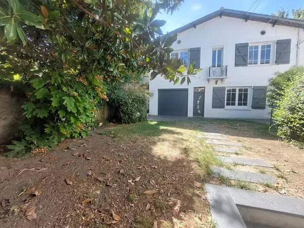 BLAGNAC Maison familiale de caractère en bord de Garonne 146 m² hab