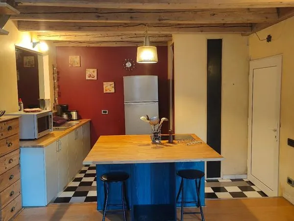 Loue T2 meublé, 50 m2, centre ville Annecy