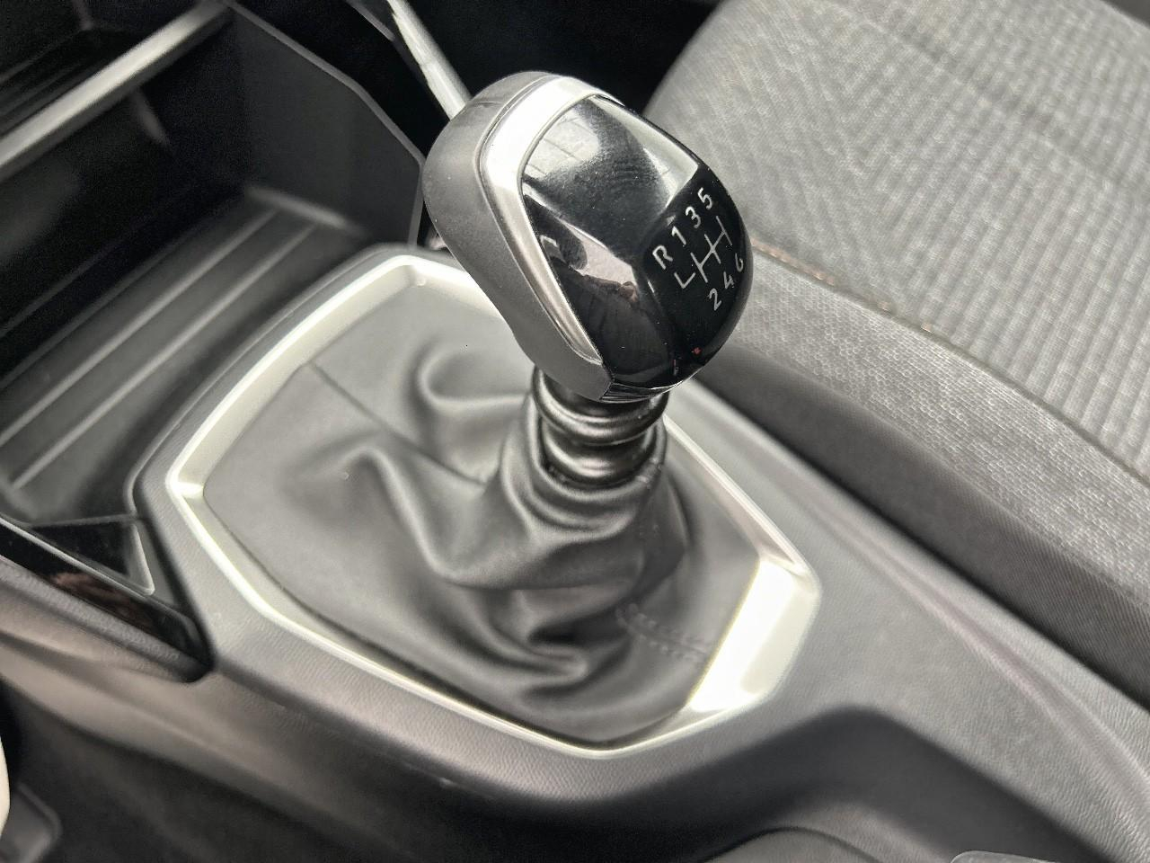 Peugeot 2008 100 s&s bvm6 style — photo 17