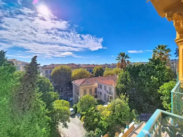 Appartement 7 pièces 213 m²