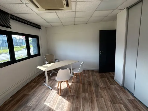 3 Bureaux a louer