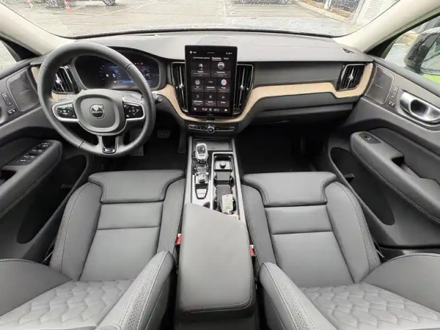 Volvo Xc60 t6 awd hybride rechargeable 253 ch+145 ch geartronic 8 — photo 7