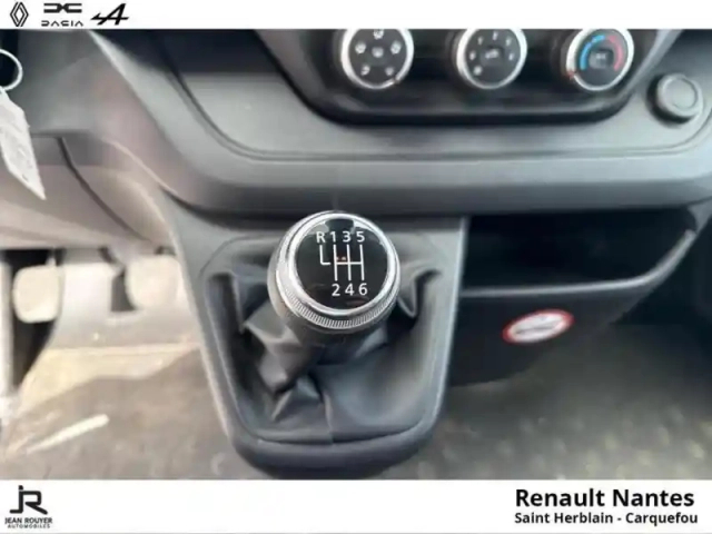 Renault Trafic fg l1h1 3t 2.0 blue dci 130ch confort — photo 3