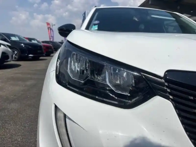 Peugeot 2008 puretech 100 s&amp;s bvm6 — photo 16