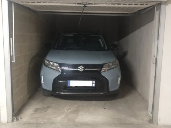 Location BOX/PARKING
