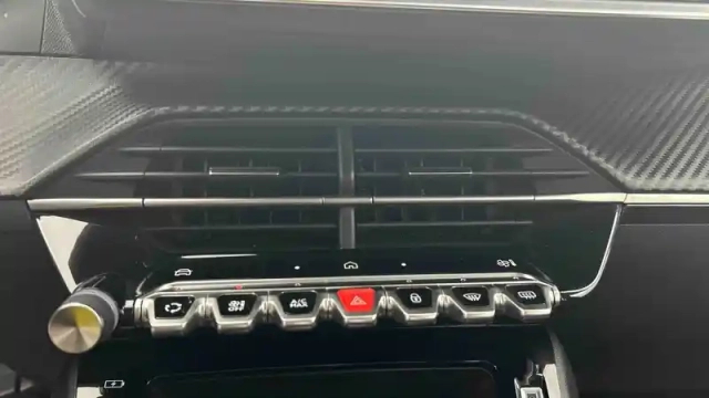 Peugeot 208 hybrid 110 ch e-dcs6 — photo 18