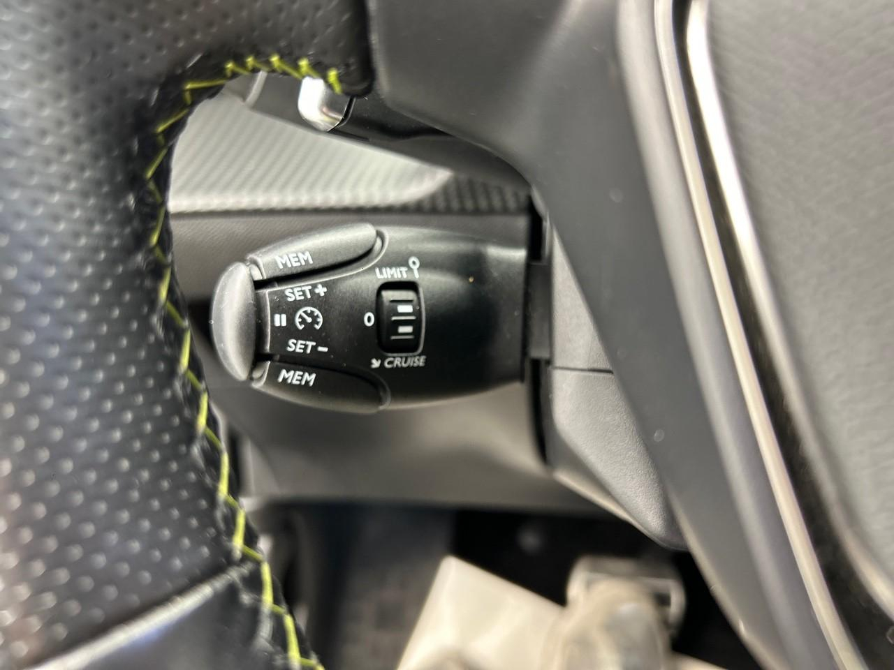 Peugeot 2008 puretech 130 s&s eat8 gt — photo 18