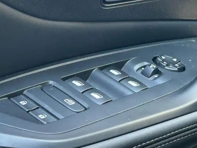 Peugeot 308 1.5 bluehdi 130ch s&amp;s allure pack — photo 10