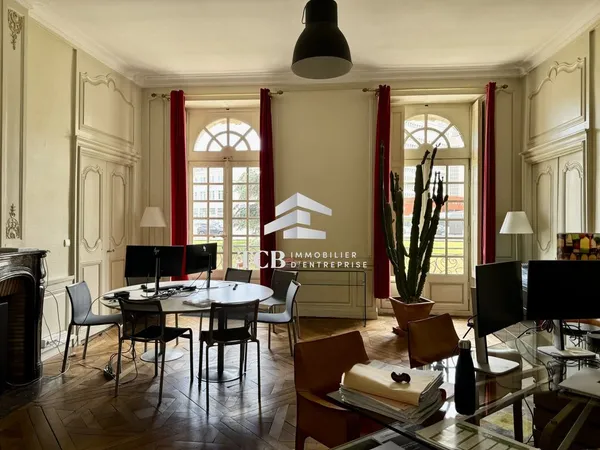 Bureaux 180 m²