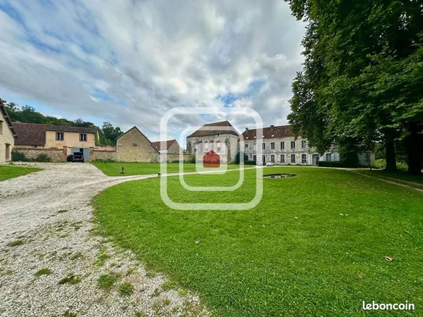 Gîte 28 pièces 3 000 m²
