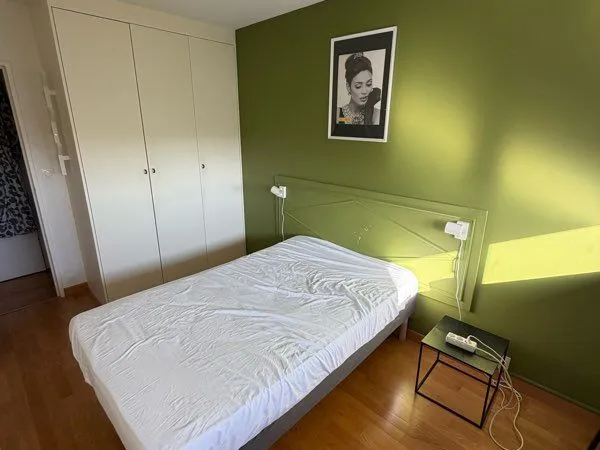 Chambre à louer ( colocation )