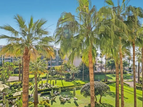 CROISETTE - EXCLUSIVITÉ - GRAND HÔTEL - 4 PIÈCES VUE MER