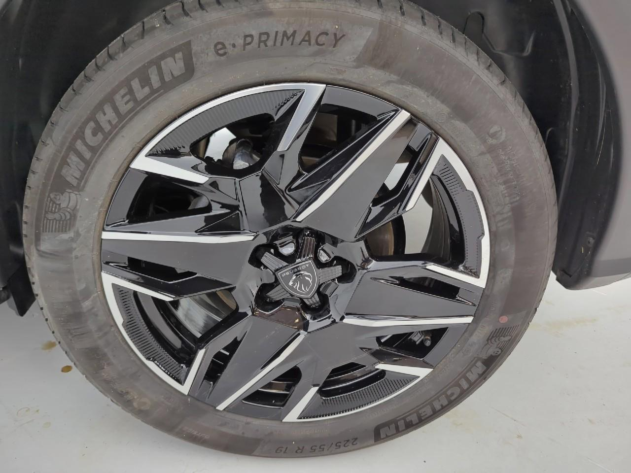 Peugeot 3008 hybrid 136 e-dcs6 allure — photo 17