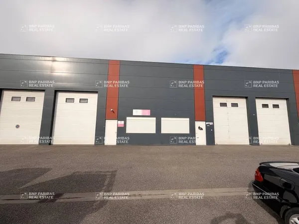 Local d'activité 255 m²
