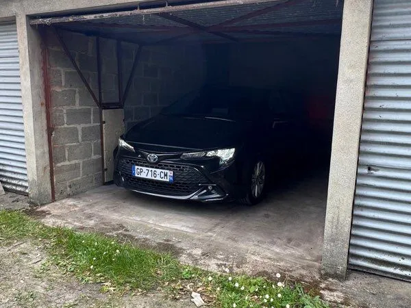 Deux Garages fermées - Place Jean Moulin - Corbeil-Essonnes