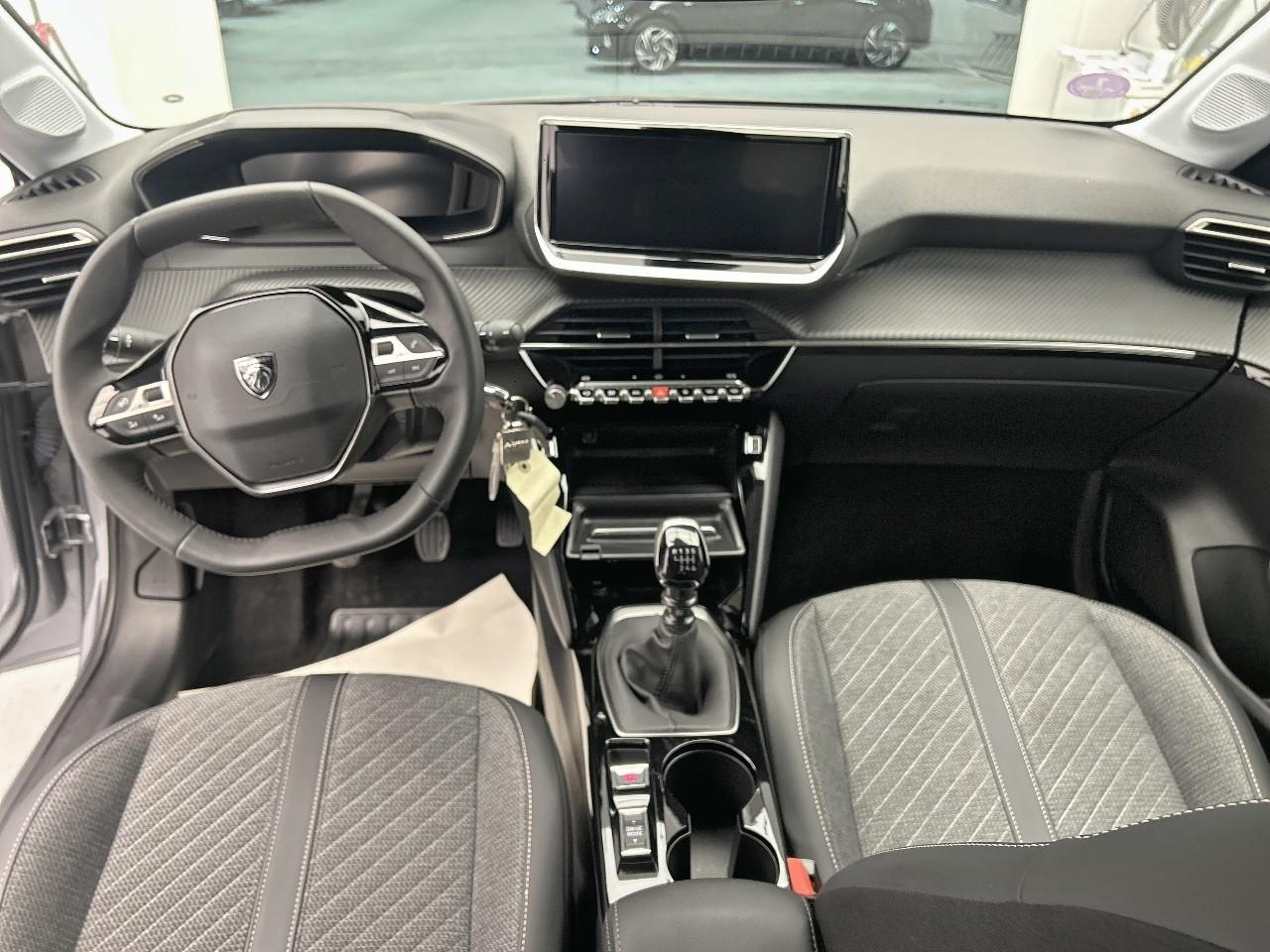 Peugeot 208 100 s&s bvm6 allure — photo 12