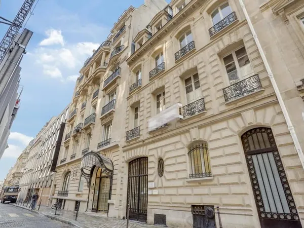 Bureaux 1005 m²