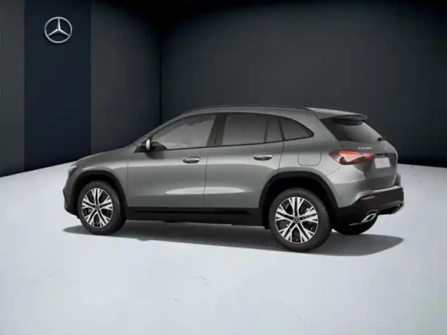 Mercedes Gla 200 d progressive line — photo 24