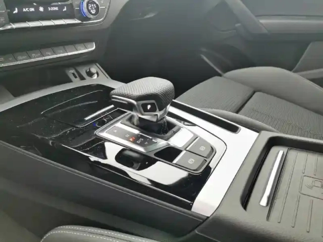 Audi Q5 sportback 40 tdi 204 s tronic 7 quattro — photo 28