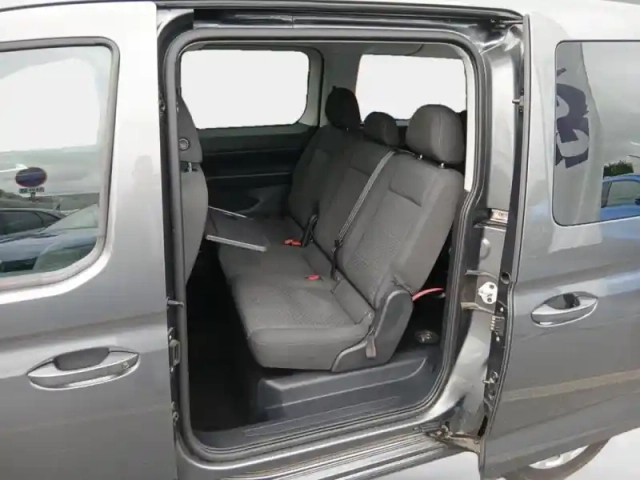 Ford Tourneo Connect 2.0 ecoblue 102ch titanium — photo 12