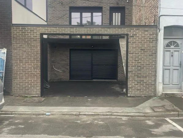 Immeuble neuf 150 m² - local pro + duplex 3 chambres - cour et parking - mons-en-baroeul 300000
