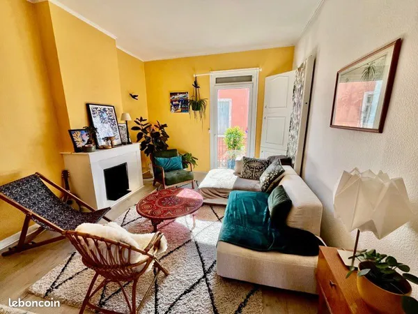 BIEN RARE À SÈTE - Très grand appartement au calme en plein centre-ville, baigné de lumière