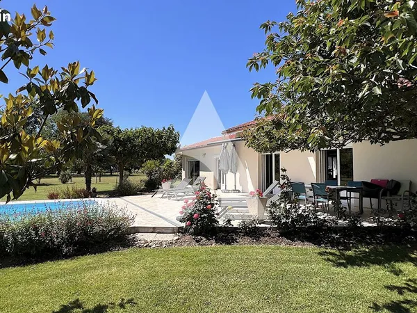 Maison 6 pièces 215 m²