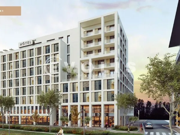 Bureaux, hôtel 3 348 m²