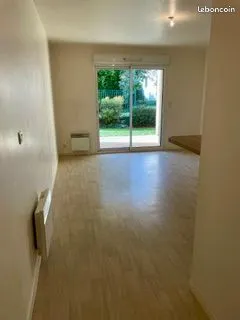 Appartement t2 avec belle terrasse proche de la plage