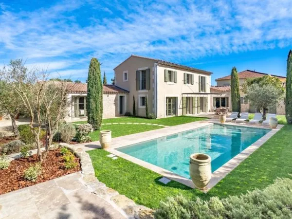 mas provençalavec piscine chauffée