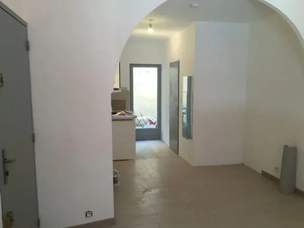 Beau studio 21M²+courette près de la gare
