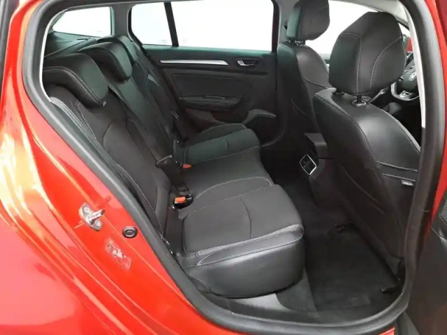 Renault Megane iv estate e-tech plug-in hybrid 160 — photo 25