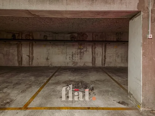 Place de Parking en SOUS-SOL dans Résidence Sécurisée - rue