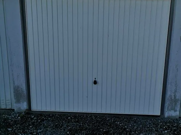 Garage à louer box gardes meubles
