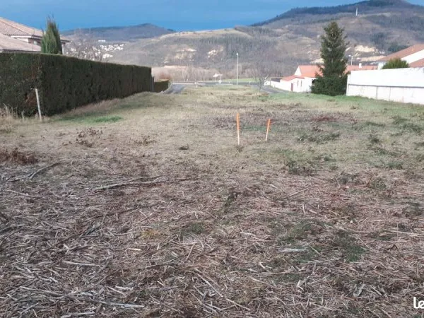 Terrain 2520 m² LES MARTRES DE VEYRE