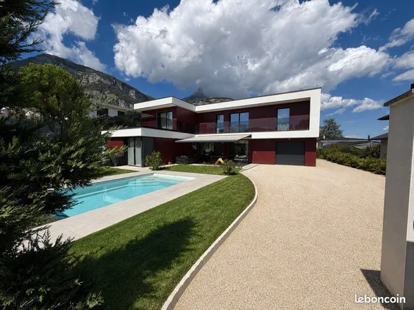 BERNIN - Maison contemporaine 180 m² avec piscine - Terrain de 726 m²