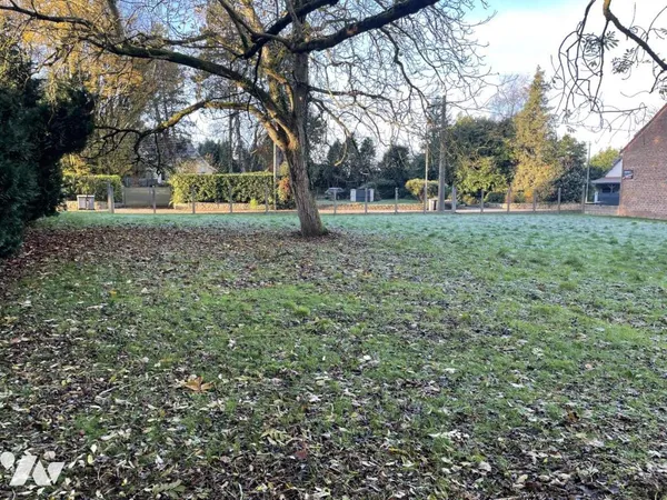 Terrain 1750 m²