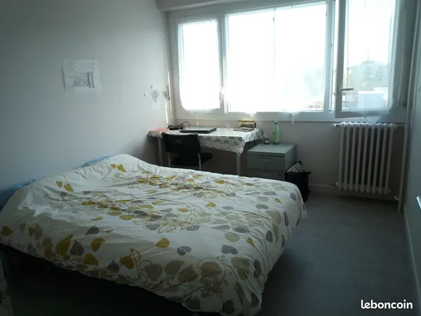 Loue chambre meublée