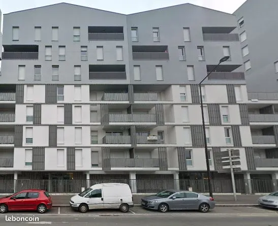 4 pièces dans résidence de 2019 à 2 pas de la gare et de l'université